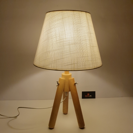 Деревянная настольная лампа 