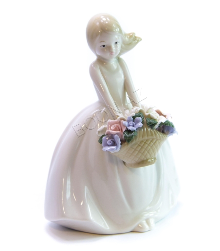 Сувенир «Керамическая девочка с корзиной цветов»