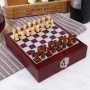 Винный набор с шахматной доской и шахматами