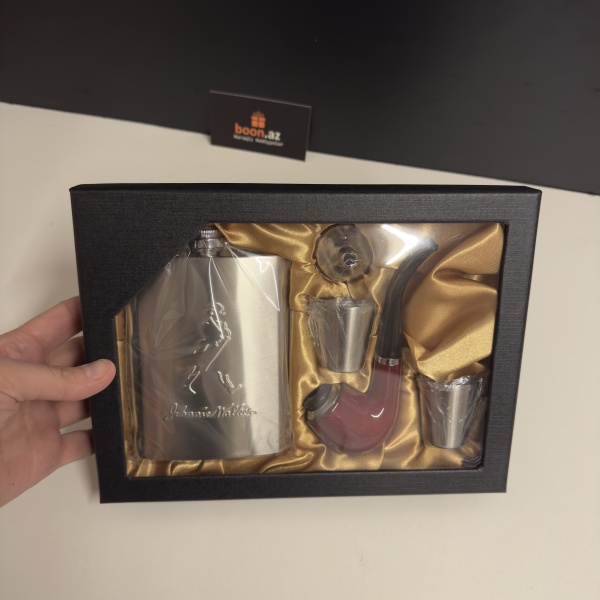 Подарочный набор с флягой Johnnie Walker