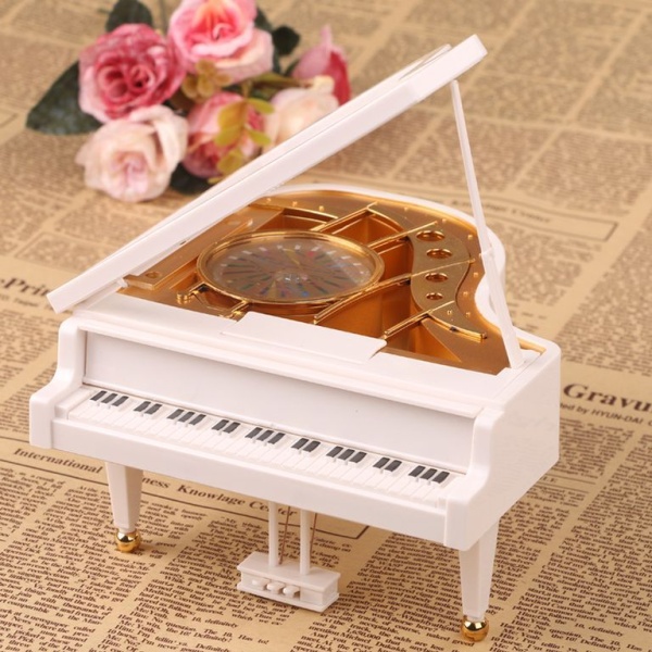 Музыкальная шкатулка «Рояль» с балериной (средний)