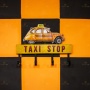 Креативная настенная вешалка «Такси»