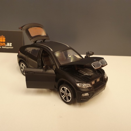 Модель машинки "BMW X6" black